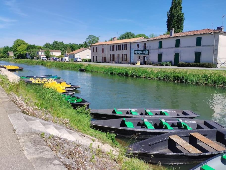 Gite Le Vieux Moulin Sansais Exteriér fotografie