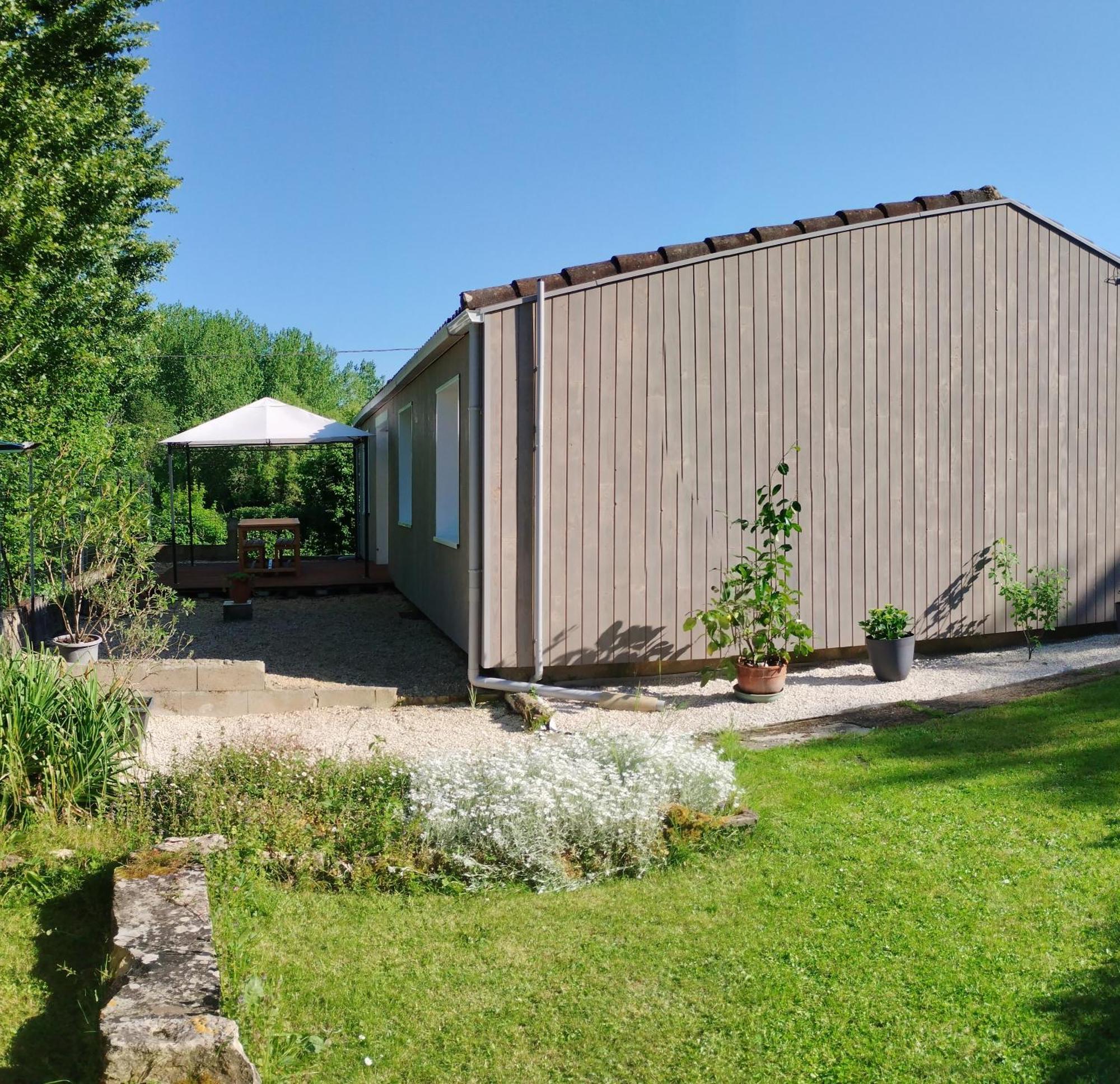 Gite Le Vieux Moulin Sansais Exteriér fotografie